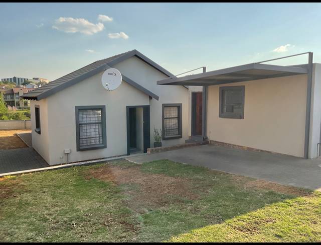 3 BEDROOM FREESTANDING FOR SALE IN KOSMOSDAL